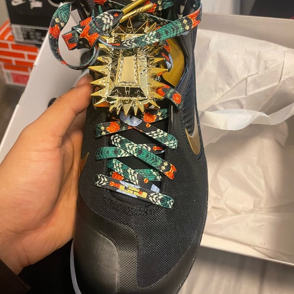Nike lebron 9 2021 watch the throne New with tags. Men us 9.5 - Picture 3 of 6